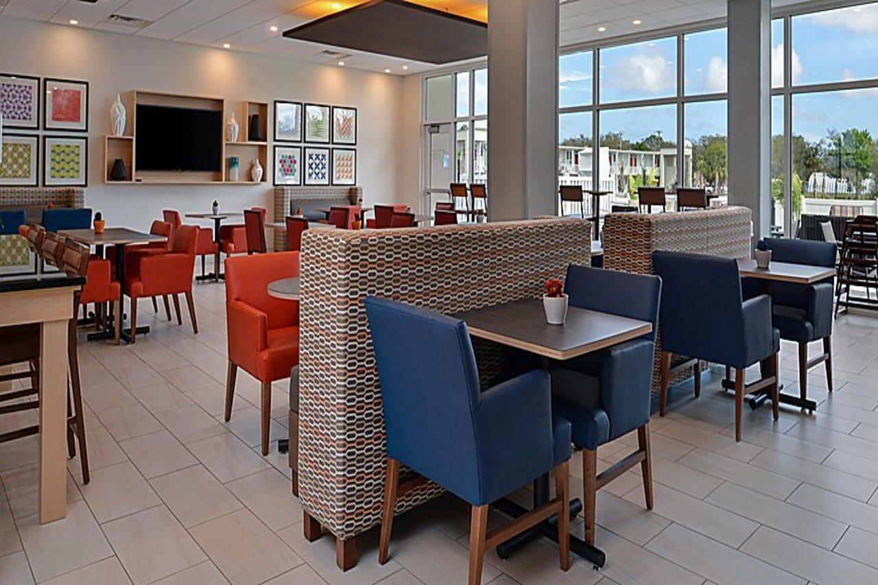 Holiday Inn Express Melbourne West By Ihg West Melbourne Εξωτερικό φωτογραφία
